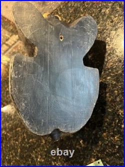 Big Sky Carvers Fleming Bear Solid Wood Western Pine Carved Chilling Bailey