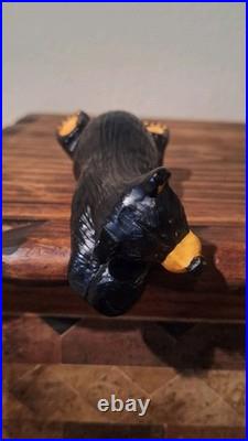 Big Sky Carvers Jeff Fleming Bear Foots Hanging On A Ledge Bear Figurine Shelf