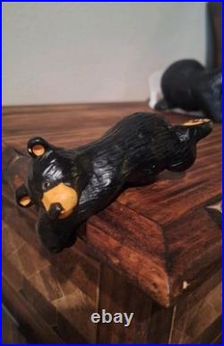 Big Sky Carvers Jeff Fleming Bear Foots Hanging On A Ledge Bear Figurine Shelf