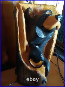 Big Sky Carvers Jeff Fleming Bearfoots Pine Wood Carved Black Bear Bandit Lamp