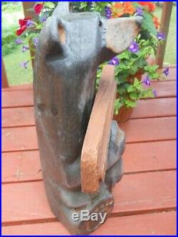 Signed Big Sky Carvers Jeff Fleming Black Bear Solid Wood Sculpture WELCOME 23