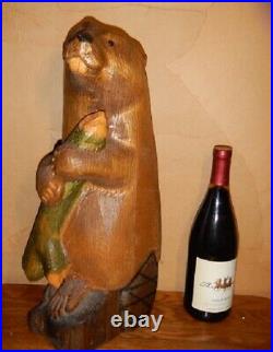 Vintage Big Sky Carvers Wood-Carved Beaver with Stick Sculpture PreOwned